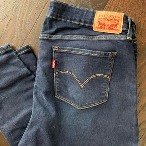 Dark wash skinny Levi’s